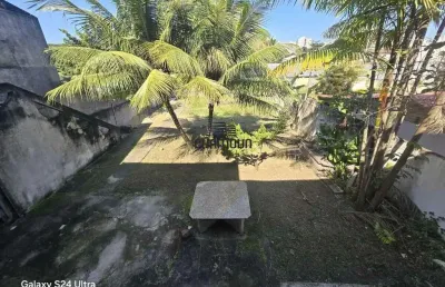 Oportunidade única na praia do morro – casa triplex à venda!