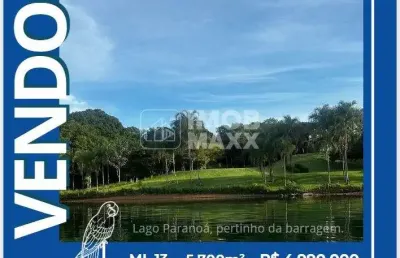 Casa mi do lago norte - beira lago - umidade o ano inteiro em pleno cerrado!