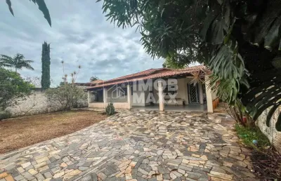 Venda rua 3 casa vicente pires 3 quartos 2 suítes 3 banheiros terreno grande.