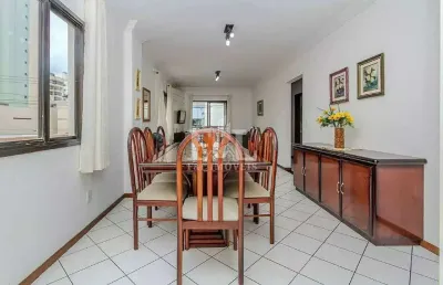 Apartamento com amplo terraço na quadra do mar - balneário camboriú/sc