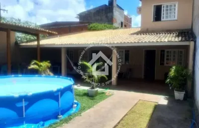 Casa à venda com 3 quartos e ponto comercial no bairro aruana