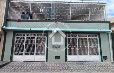 Casa duplex para vender com 6 quartos sendo 2 suítes e quintal no bairro 18 do forte em aracaju