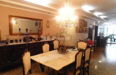 Amplo apartamento, em santos. 4 dorms., 375 m2. suíte principal com hidro e e 2 closets.