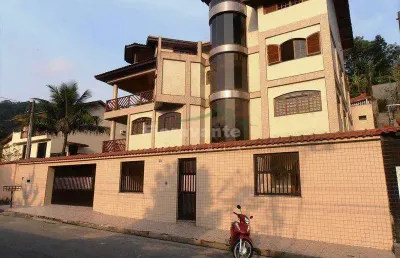 Casa triplex em santos com elevador. 4 suítes, 529 m2. oportunidade!