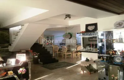 Sobrado com 3 dorms, ponta da praia, santos. com área de lazer