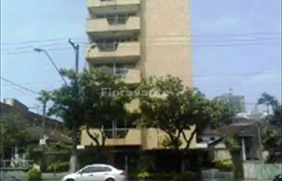 Apartamento com 04 dormitórios sendo 02 suítes com hidro e duas vagas de garagem no embaré 02 salões de festas um inferior e outro superior sendo o superior com  piscina e solário.