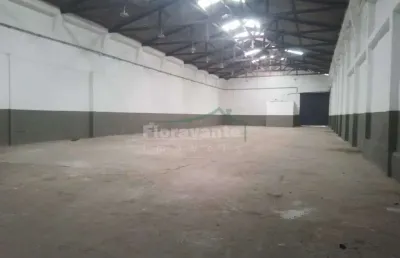 Armazém na vila mathias com 945m² total - rua recém reformada