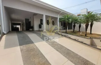 Casa com 3 dormitórios, área verde, com terreno  400 m2, a 8 min do centro