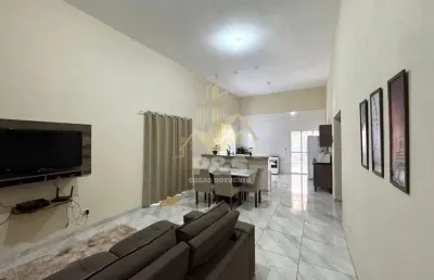 Terreno com 506 m2 e casa com 3 dormitórios, pé direito alto!