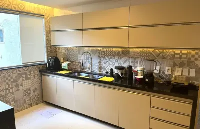 Descubra seu novo lar em setúbal: apartamento frente para o mar!