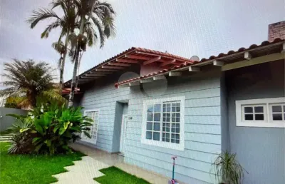 Casa com 4 quartos à venda na Professor Pinto Ferreira, Jardim Amália, Volta Redonda