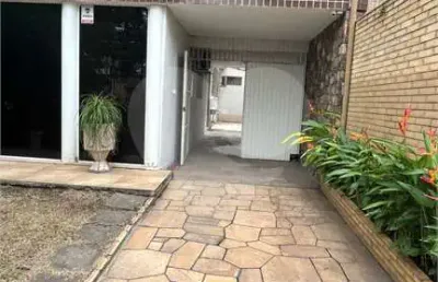 Casa com 4 quartos para alugar na Oscar De Almeida Gama, Aterrado, Volta Redonda