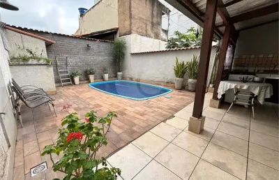 Casa com 3 quartos à venda na Das Industrias, Vila Mury, Volta Redonda