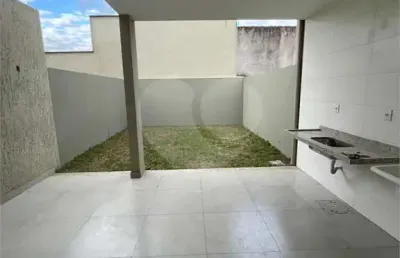 Casa com 3 quartos à venda na Quatro, Aero Clube, Volta Redonda