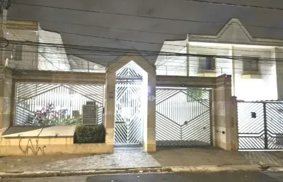 Casa em condomínio fechado com 90 m2 e 2 vagas cobertas!!