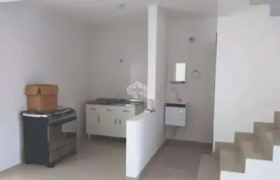 Excelente sobrado no bairro iririú com muito espaço quatro quartos e três banheiros confira!