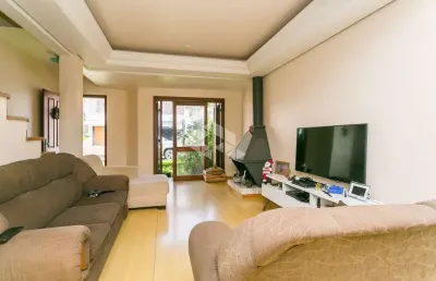 Casa em condomínio com 3 dormitórios no centrinho da tristeza em porto alegre.