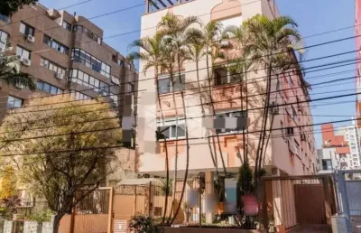 Apartamento com dois dormitórios e vaga no bairro petrópolis.