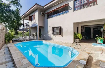 Excelente casa com 03 dormitórios, piscina, salão de festas, bairro sétimo céu em porto alegre.