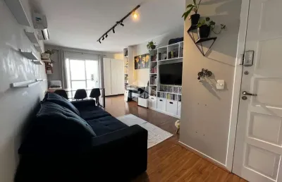 Apartamento  com 3 quartos  sendo 1 suíte semimobiliado com vista livre e sacada com churrasqueira no centro de florianópolis