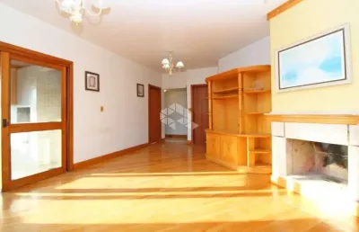 Apartamento 3 dormitórios, 1 suíte, 2 vagas de garagem, bairro rio branco, porto alegre.