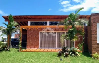 Casa 04 quartos/condomínio, 02vagas/box no condomínio fechado malibu!!!