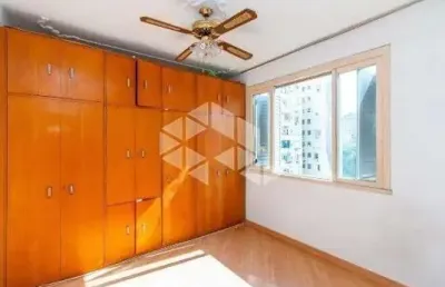 Apartamento de dois dormitórios no centro histórico em porto alegre