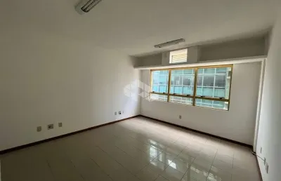 Sala comercial no centro de florianópolis próxima à beira-mar