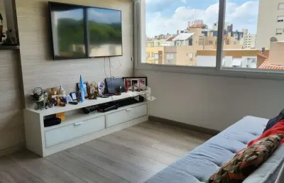Apartamento de 2 dormitorios com suite  e 1 vaga de garagem coberta