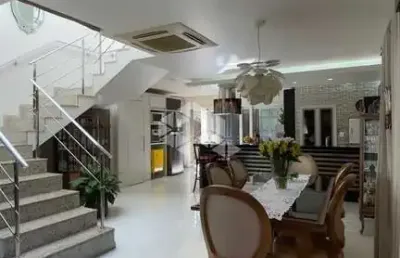 Casa de 2 dormitórios/suítes no condomínio parque buena vista