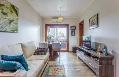 Apartamento de 2 dormitórios com sacada integrada e churrasqueira  com  vaga coberta no bairro jardim lindóia