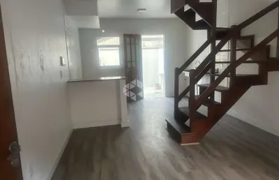 Casa em  condominio desocupada com 3 dormorios no bairro camaqua na zona sul do porto alegre/rs