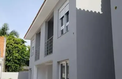 Sobrado com 02 dormitórios e sacada, no  centro de canoas