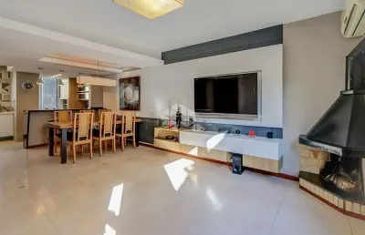 Casa em condomínio com 173m², 3 dormitórios, 1 suíte, 2 vagas, no bairro tristeza em porto alegre