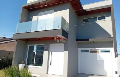 Casa de alto padrão com 3 quartos, uma suíte, piscina, no bairro são josé em santa maria