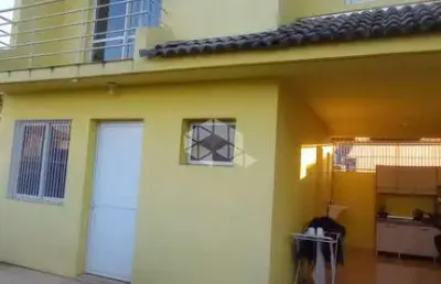 Sobrado á venda com 2 quartos no bairro lorenzi em santa maria rs