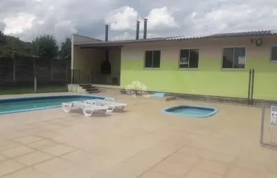 Apartamento de 2 quartos, sala, cozinha, sacada com churrasqueira, area de serviço, banheiro, e vaga de garagem  coberta, em sapucaia do sul
