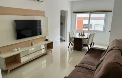Apartamento com 2 dormitórios sendo 1 suíte próximo ao mar!!!