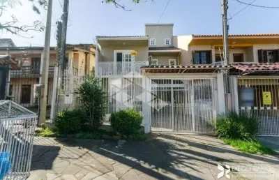 Casa a venda com 231m², 3 dormitórios, 1 suíte, piscina e garagem  no imperial park