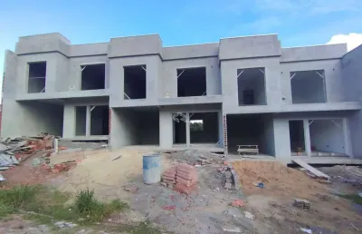 Triplex em fase de construção com acabamento de qualidade e dormitórios com sacada