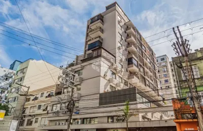Incrível cobertura semi-mobiliada em localização privilegiada!