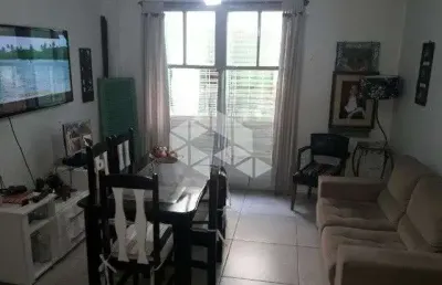 Apartamento 2 dormitórios, térreo com pátio privativo e vaga no bairro jardim carvalho em porto alegre.