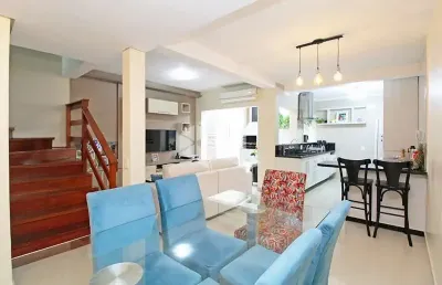 Casa em condomínio com 3 dormitórios, 133,50 m² e 2 vagas.