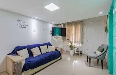 Casa em condomínio 3 dormitórios, living 2 ambientes, sala de estar, jantar e cozinha, 2 vagas de garagem, a venda