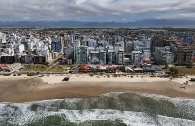 Andar alto dois dormitórios mobiliado e decorado uma quadra da praia capão da canoa rs