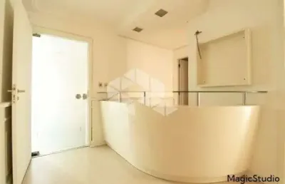 Sala comercial desocupada  à venda no bairro floresta em porto alegre/rs