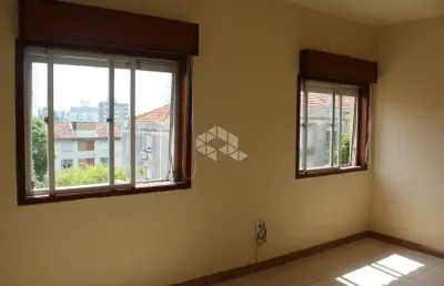 Apartamento à venda com 02 dormitórios / 02 quartos na rua ministro de oliveira lima no bairro são sebastião em porto alegre.