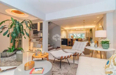 4 dormitórios com 2 suítes - uma casa com alma e cada detalhe convida você a viver mais.