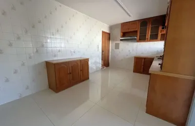 Apartamento semimobiliado 3 dormitórios no bairro exposição em caxias do sul