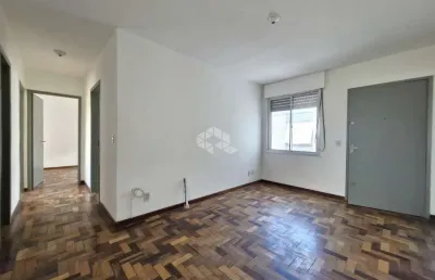 Apartamento a venda semimobiliado 3 dormitórios com vaga de garagem coberta, humaitá, porto alegre.
